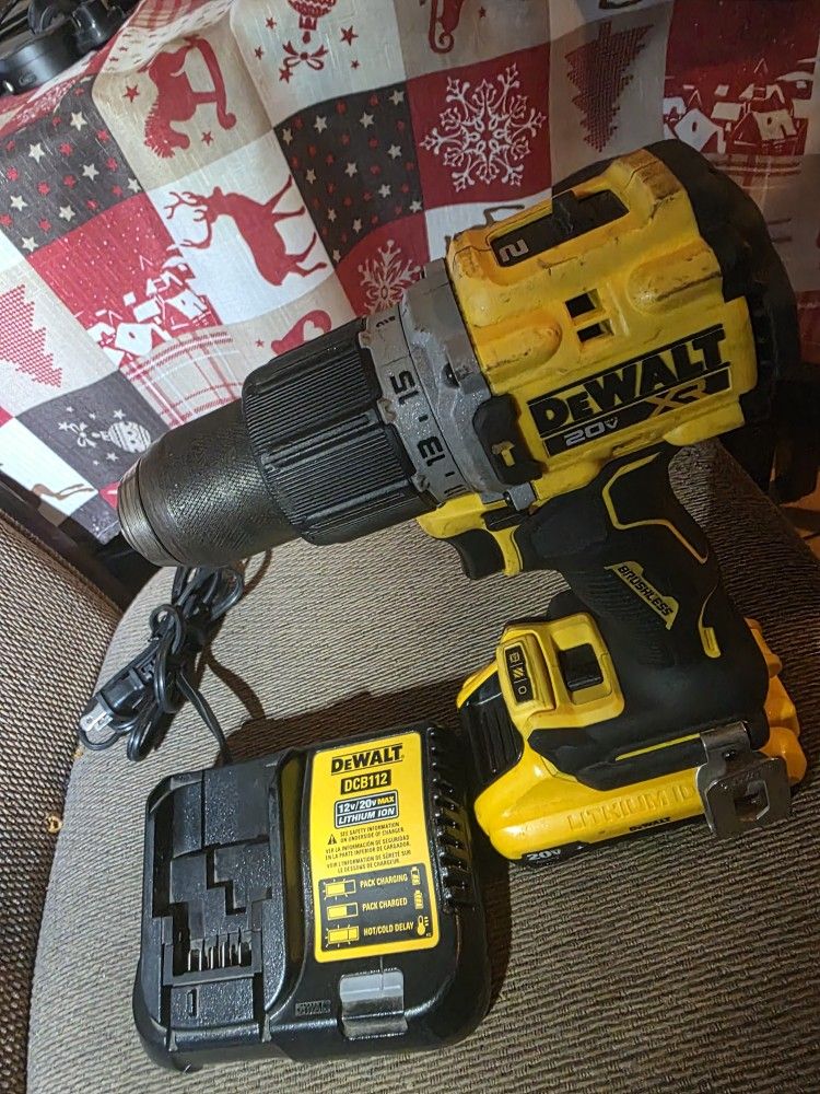 Dewalt 20v XR Hammer Drill Drive Battery And Charger