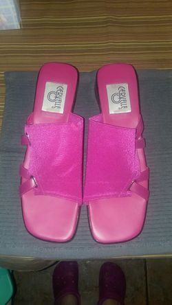 Cervelle pink slides