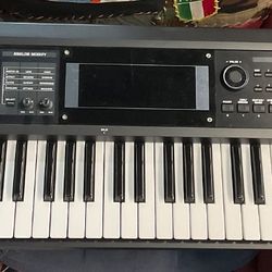 Roland Xps30  Similar Keyboard Gw-8 With Asian Collection 