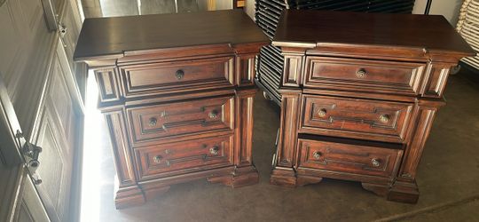 Pair of Dark solid Wood Nightstands