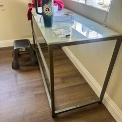 Desk/entry Table