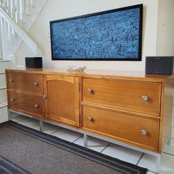 SOLID WOOD ENTERTAINMENT CENTER TV STAND DELIVERY AVAILABLE