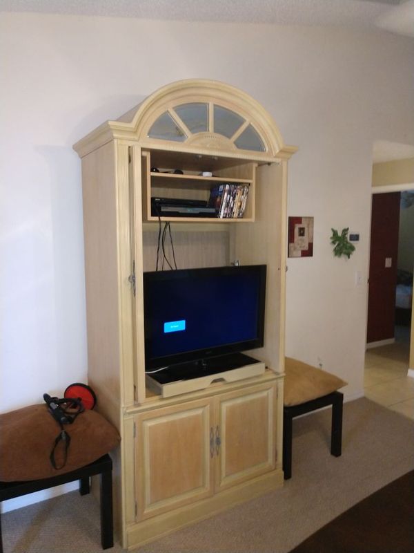 Light Brown Entertainment Center Auto Parts In Brandon Fl Offerup