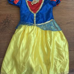 Disney store Snow White princess dress kids size 4 