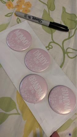 Baby shower mommy to be daddy to be pins
