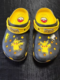 Pokémon Crocs