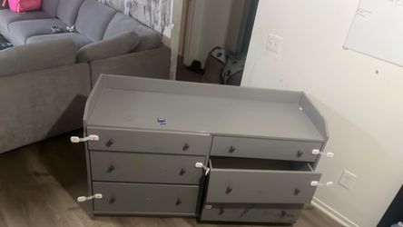 Dresser in good condition 25$