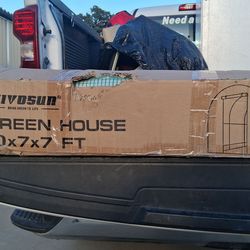 Vivosun 10x7x7 greenhouse