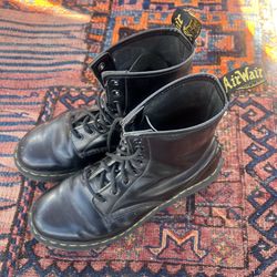 Women’s Size 9 Dr. Martens Boots – Black Leather