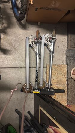 2 razor scooters