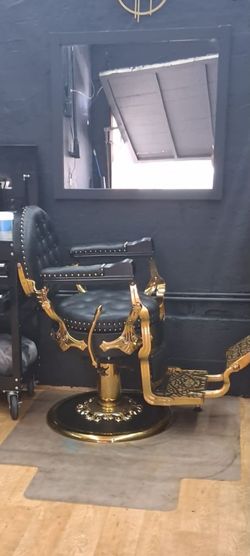 Barber chair include the mat