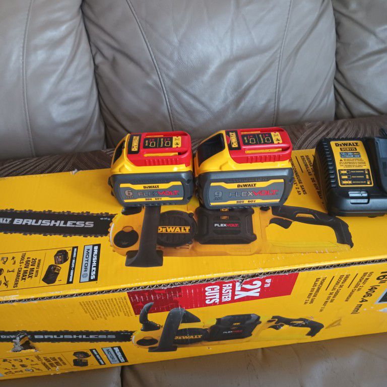 2 6Ah Battery And 2 Chargers DeWalt Chainsaw Kit