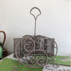 Stand For Spoon Y Plates  Napkins