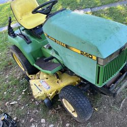 John Deere 240 