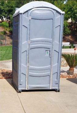 Portable Restrooms /Baños Partialities