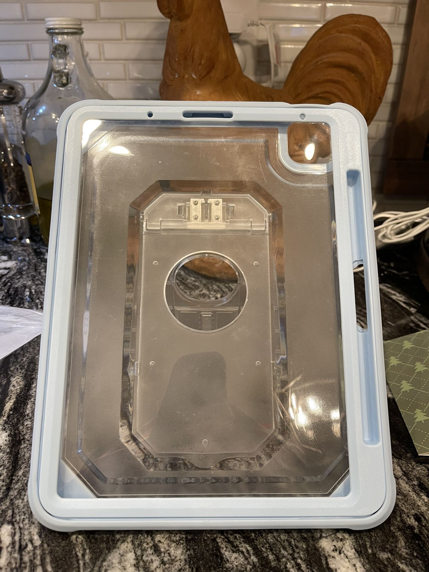 Brand New Apple Air4 iPad Case With Stand And Screen Protector