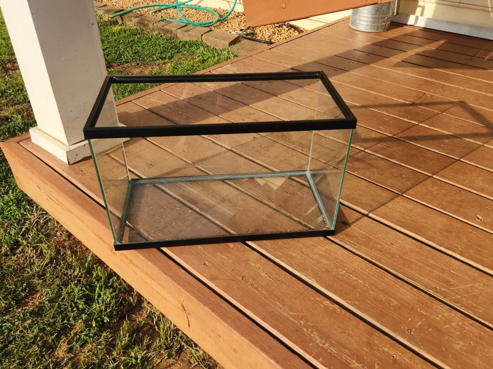 10 Gallon Aquarium