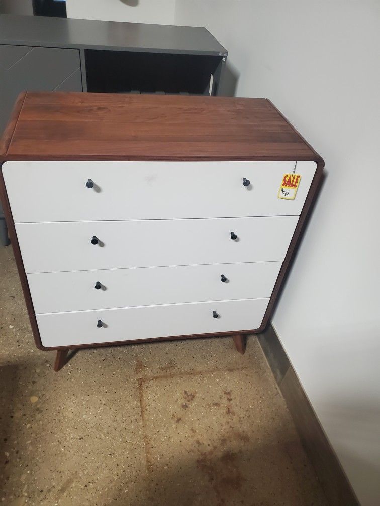 Mid Century Modern Style 4 Drawer Dresser (New In A Box)