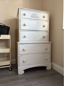 Vintage white dresser