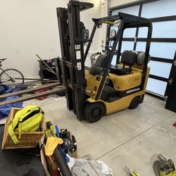 Caterpillar Fork Lift