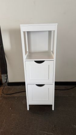 Free-Standing Bathroom Shelves