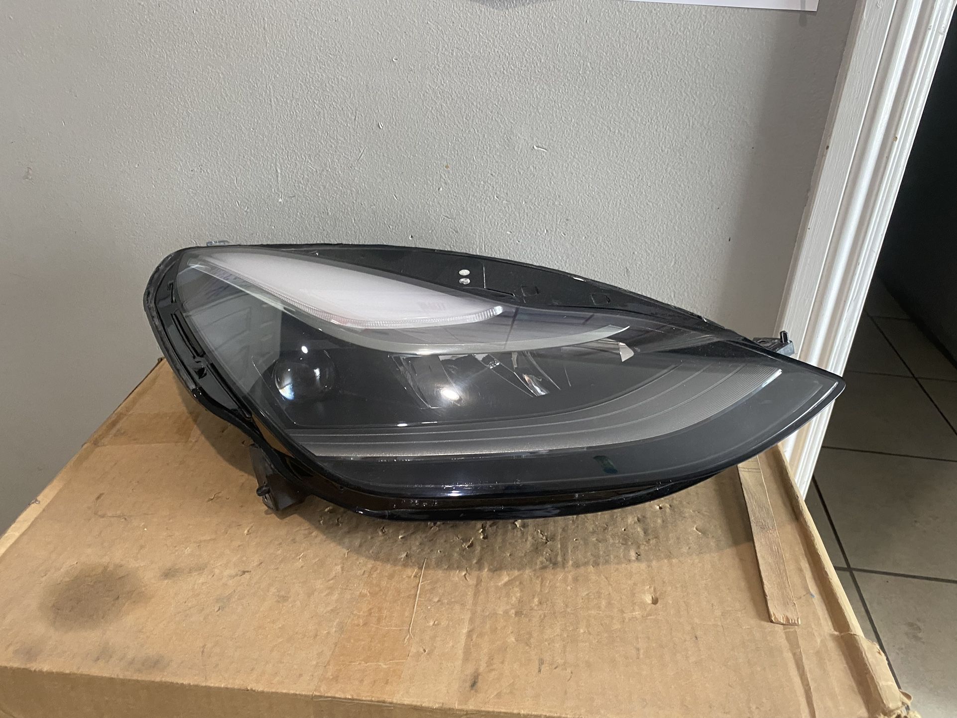 2017-2023 Tesla Model 3 Right Headlight 