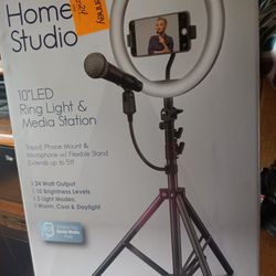 A Beautiful Tripod For All Your Podcast