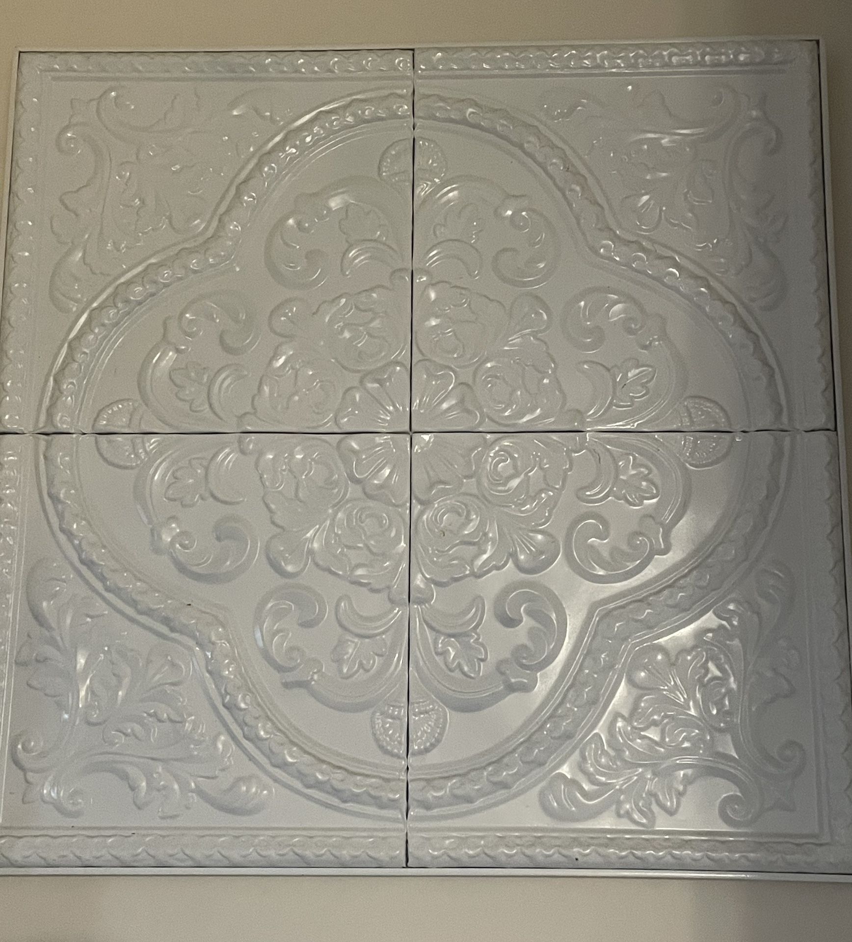Metal Frame Decor (White)