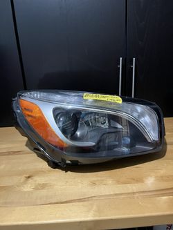 Mercedes Benz R231 5L400 Right Headlight 