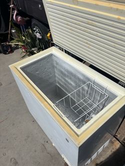 Chest freezer