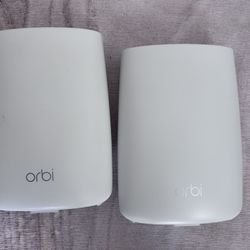 USED Netgear Orbi Tri-Band Wireless WiFi Router RBR50v2 And Satellite RBS50v2
