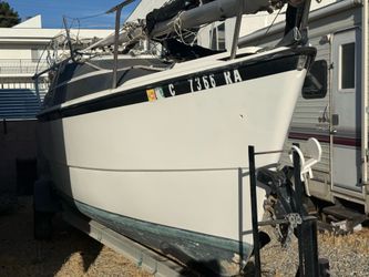 2004 MacGregor 26m sailboat With 2010 Trailer