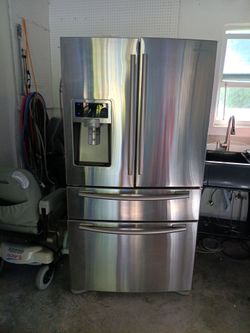 Samsung French door refrigerator