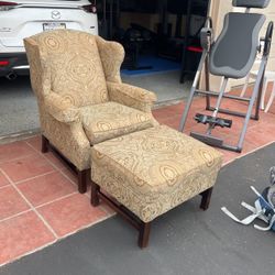 Bassett Chair With Ottoman 