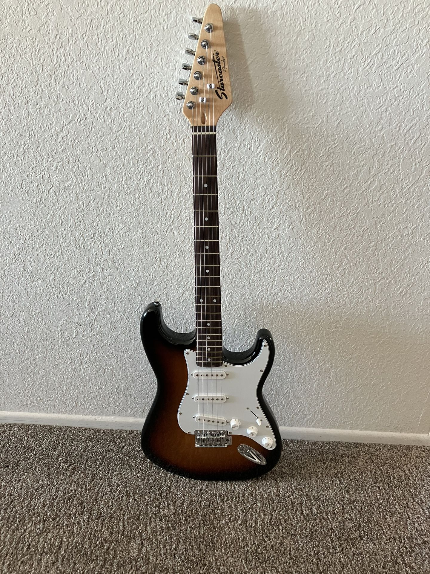 Fender Starcaster Electric Guitar 2005 Sunburst