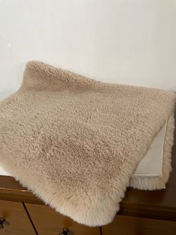 Faux Sheepskin Rug Very Soft 24”x35”