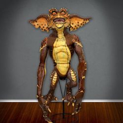 Neca gremlins 2 brown gremlin stunt puppet 30-inch prop replica figure