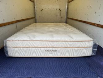 LIKE NEW - Queen Saatva Classic Plush Mattress - Delivery Available 