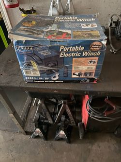 Reese 2000lb portable electric winch