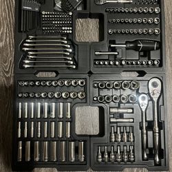 Herramienta HUSKY 270 Piezas 