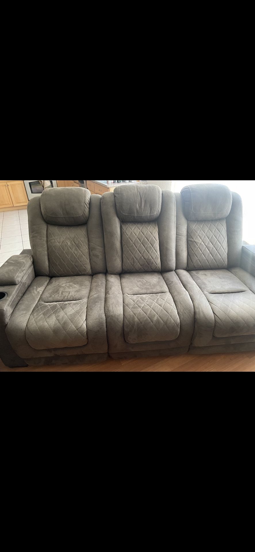 Electric Reclinable Couch  
