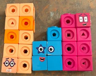 Large bag of Hand2mind mathlink cubes number blocks