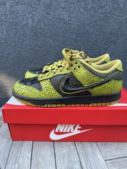 Nike Dunk Low Halloween Skull