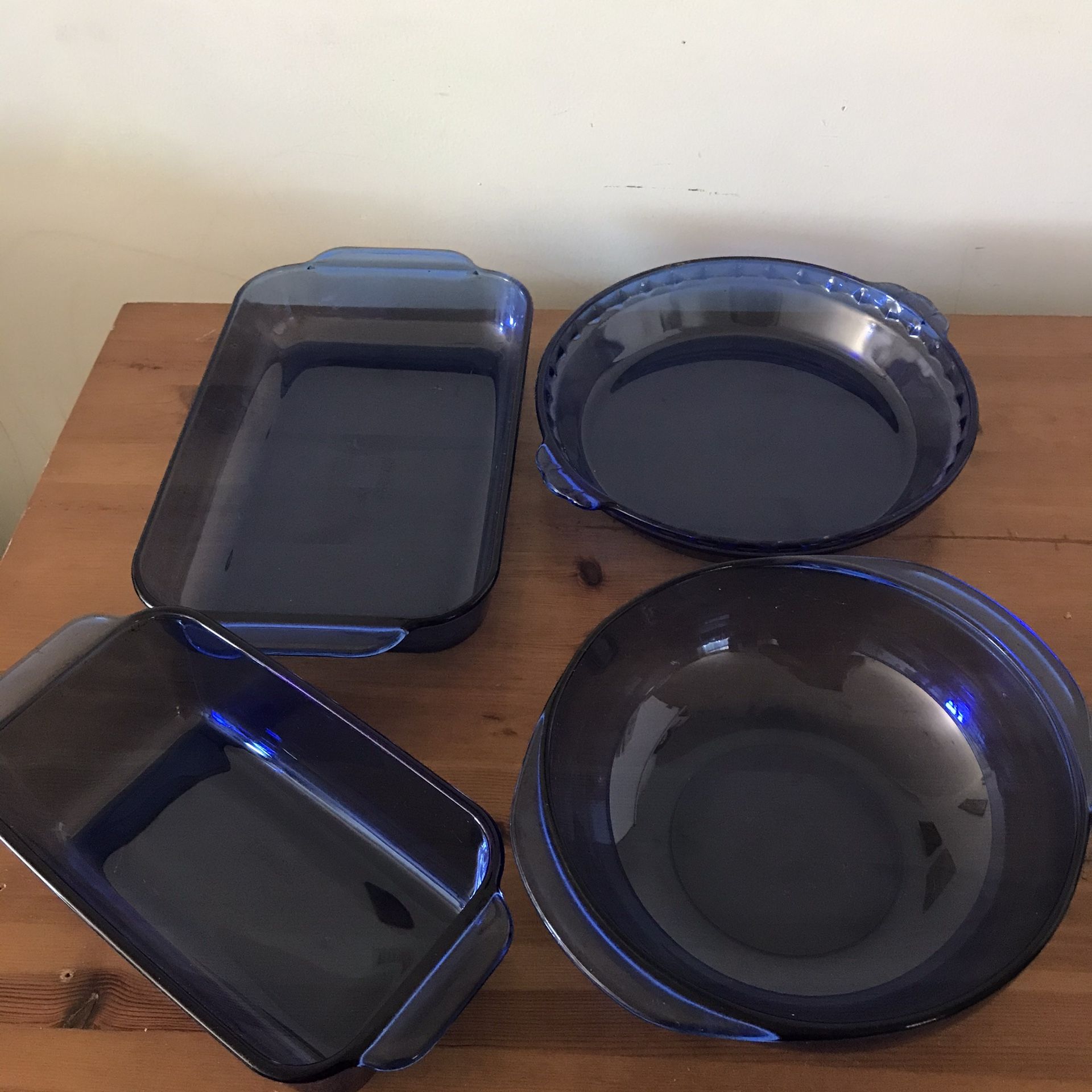 Vintage cobalt blue Pyrex bakeware