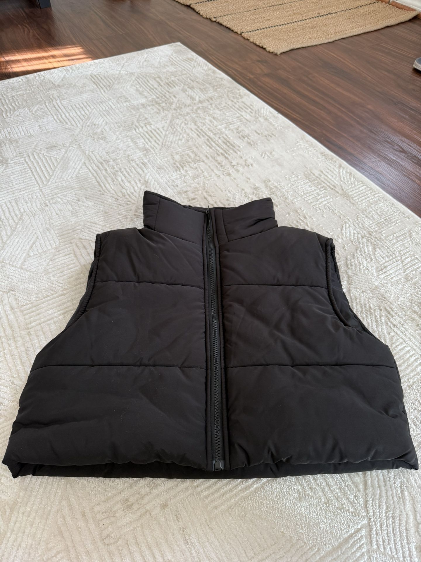 Women’s Cropped Puffer Vest Size 0XL