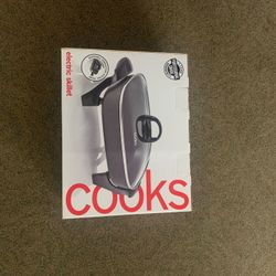 Electric skillet