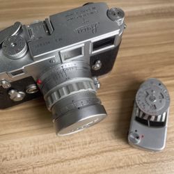 Leica M3 + Summicron 50mm + Leica Light Meter