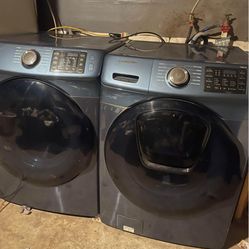 Washer and dryer $700  both electric & work great 👍 free delivery see ad