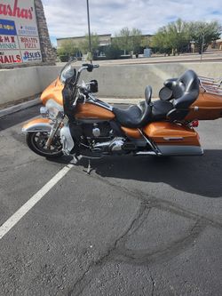 2014 HARLEY Electra GLIDE ULTRA Limited. (contact info removed))