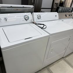 Whirlpool Top Load Washer And Gas Dryer Set